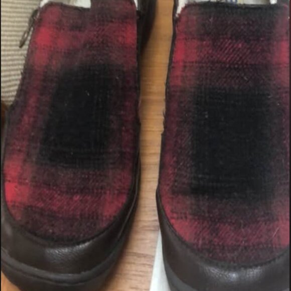 JBU By Jambu Crimson Red Plaid And Brown Slip Ons Excellent preowned condition S - Picture 2 of 7